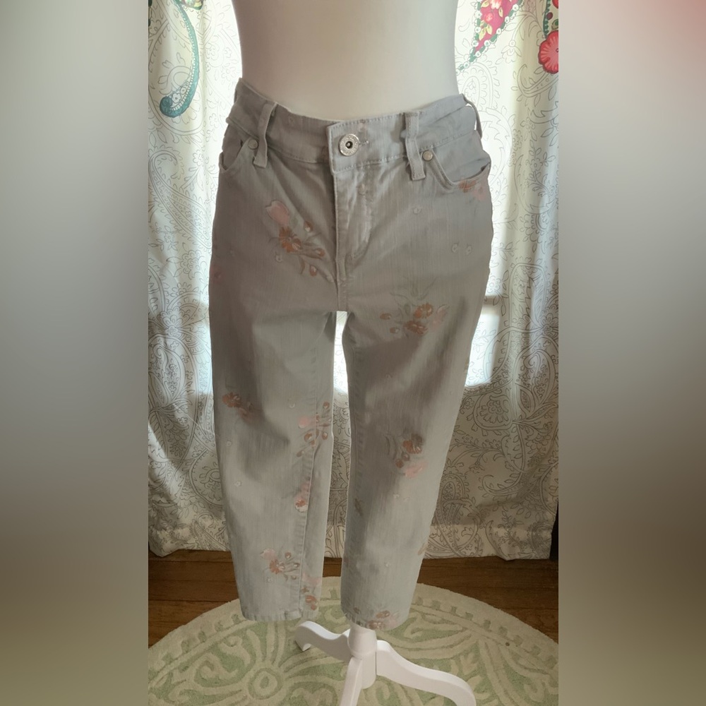 Bandolino Light Gray Floral Straight Leg Jeans Size 4 Petite